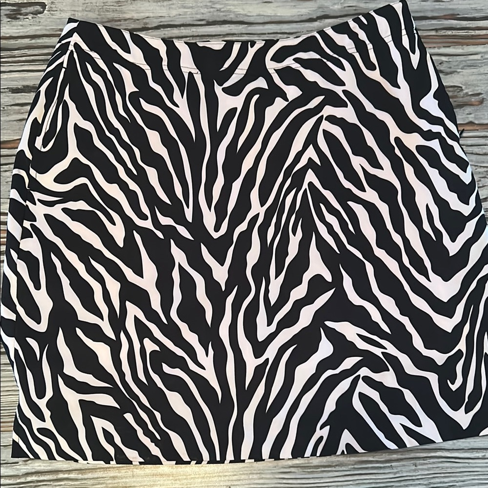 EP Pro Black and White Mini Golf Skort
